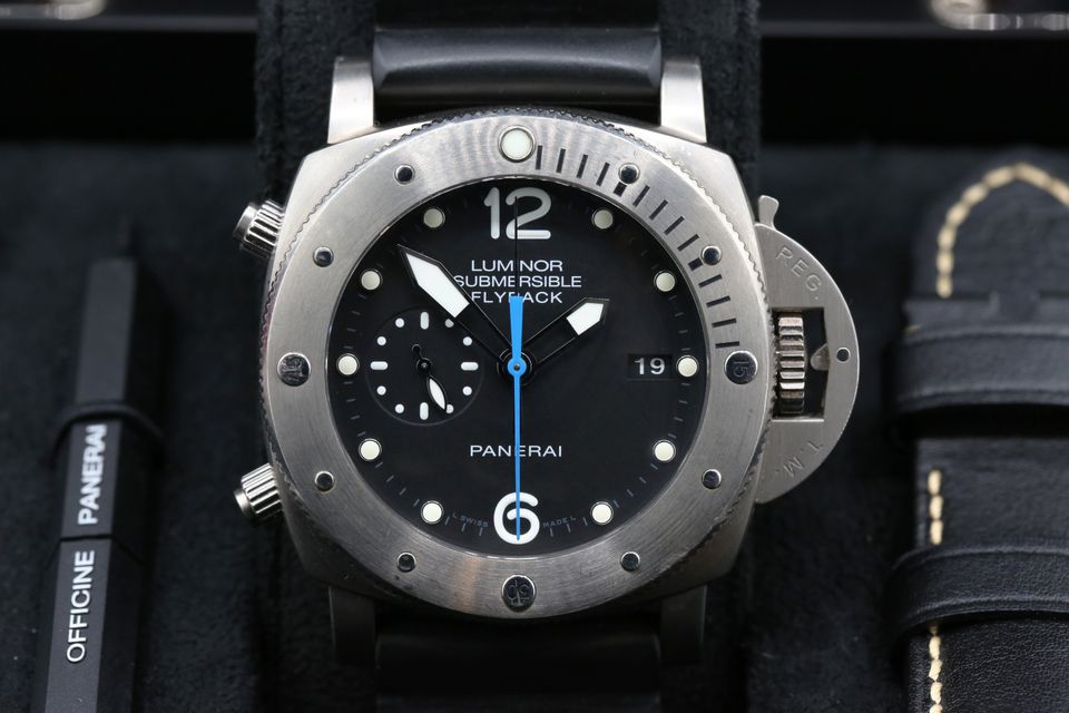 Panerai Luminor Submersible PAM00614 Image 5